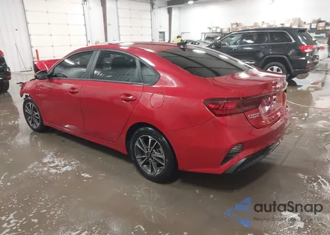 2023 Kia Forte Lxs z USA, uszkodzony, nr VIN 3KPF24AD5PE598472